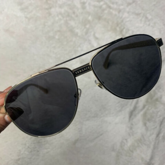 Versace sunglasses - Picture 4 of 6